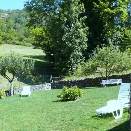 Maison De Caractere A Thiezac, 10 Pers, 5 Ch, Terrasse, Jardin, A Proximite - Fr-1-742-385