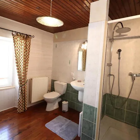 Maison De Caractere A Thiezac, 10 Pers, 5 Ch, Terrasse, Jardin, Ski A Proximite - Fr-1-742-385 Holiday home *