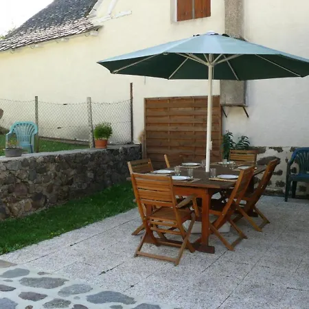 Maison De Caractere A Thiezac, 10 Pers, 5 Ch, Terrasse, Jardin, A Proximite - Fr-1-742-385 Thiézac