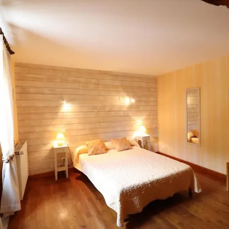 Maison De Caractere A Thiezac, 10 Pers, 5 Ch, Terrasse, Jardin, A Proximite - Fr-1-742-385 Thiézac