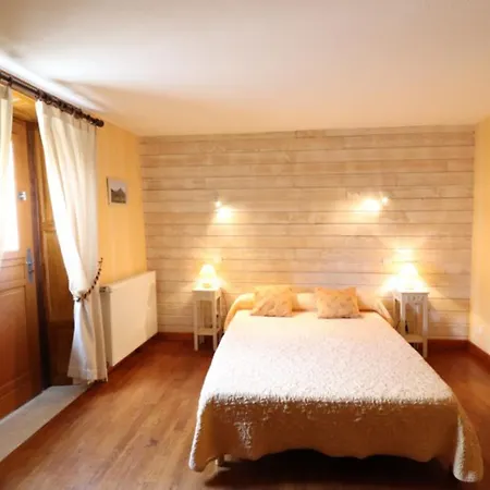 Maison De Caractere A Thiezac, 10 Pers, 5 Ch, Terrasse, Jardin, A Proximite - Fr-1-742-385 * Thiézac